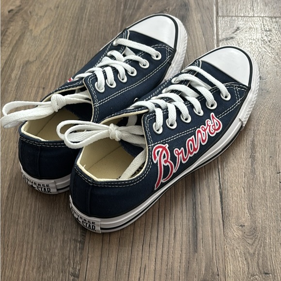 RARE Atlanta Braves Converse - Picture 6 of 6